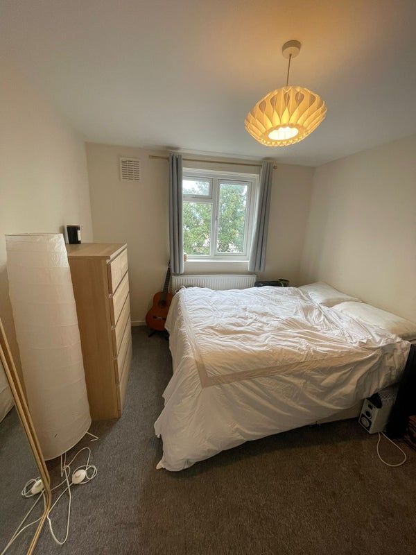 Spacious Double Room | Hammersmith | District Line Next Door | 1 Nov Move-in
