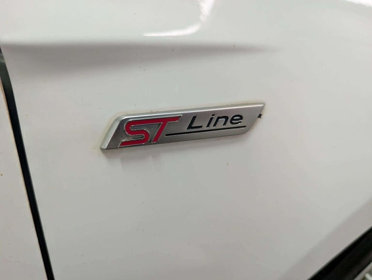 2017 Ford Focus 1.0T EcoBoost ST-Line Euro 6 (s/s) 5dr HATCHBACK Petrol Manual