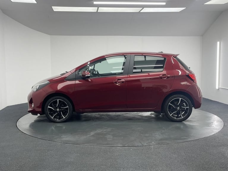 2017 Toyota Yaris 1.33 Dual VVT-i Design Hatchback 5dr Petrol Manual Euro 6 (Safety Sense) (9 Hat...