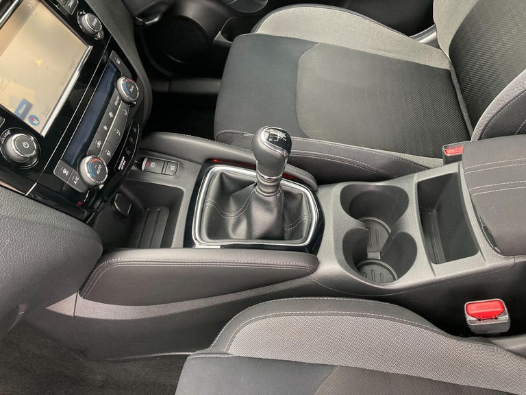  Nissan Qashqai 1.2 DIG-T N-Connecta SUV 5dr Petrol Manual Euro 6 (s/s) (115 ps) Petrol Manual