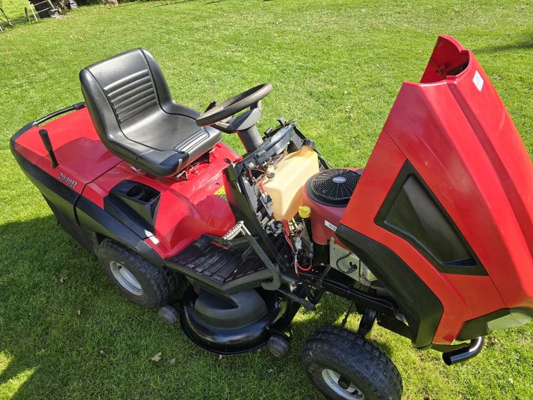 Ride on lawn mower Mountfield 2040H