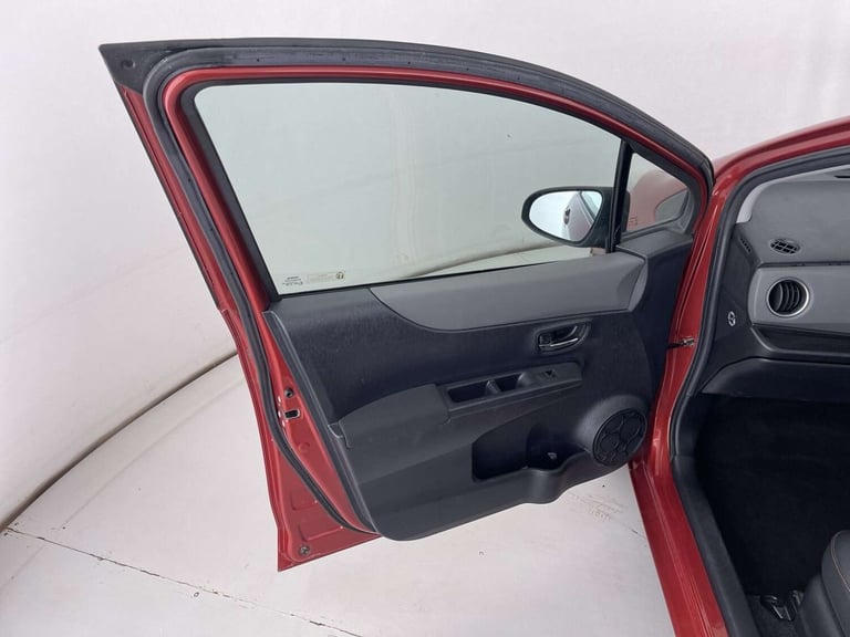 2012 Toyota Yaris 1.3 Yaris SR VVT-i 5dr Hatchback Petrol Manual