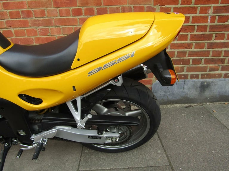 YELLOW TRIUMPH SPRINT RS 955i 13000 MILES VERY NICE EXAMPLE