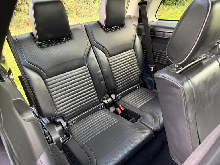 2017 Land Rover Discovery 5 3.0 TDV6 H.S.E LUXURY / 4X4 / 7 SEATER / AUTOMATIC 