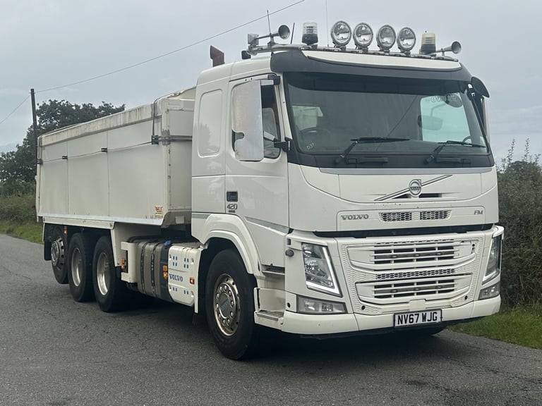 Volvo FM 420 8 X 4 Tridem Sleeper Cabin Alloy Body Tipper