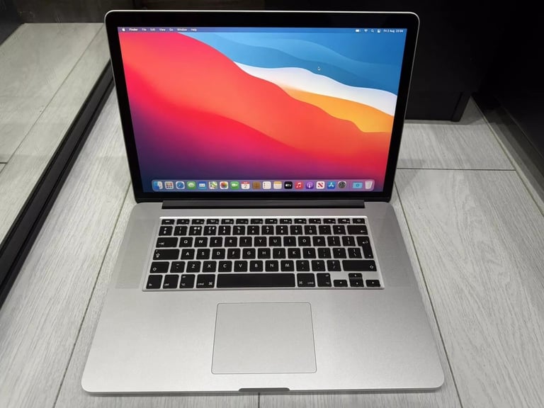 Apple MacBook 2k Res Pro i5 Laptop 256Gb m.2 SSD (Monterey 2021 OS) Core 3.1GHz 14"