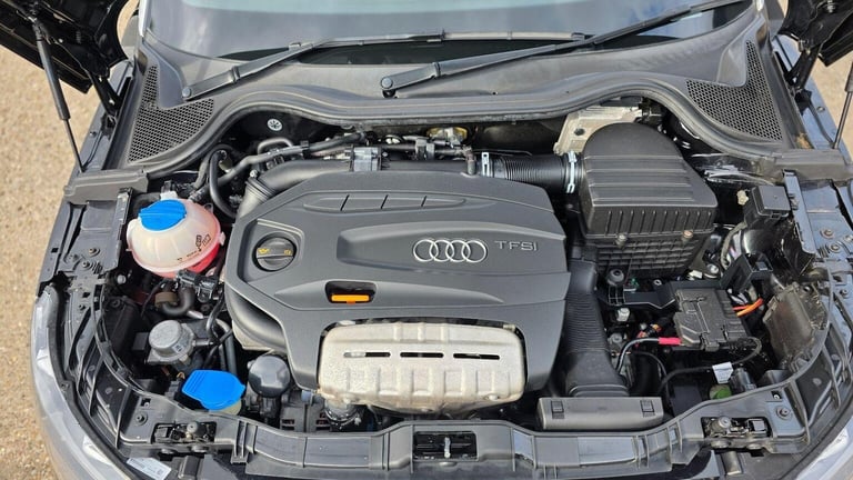 AUDI A1 1.4 TFSI S line Sportback S Tronic Euro 5 5dr 2012