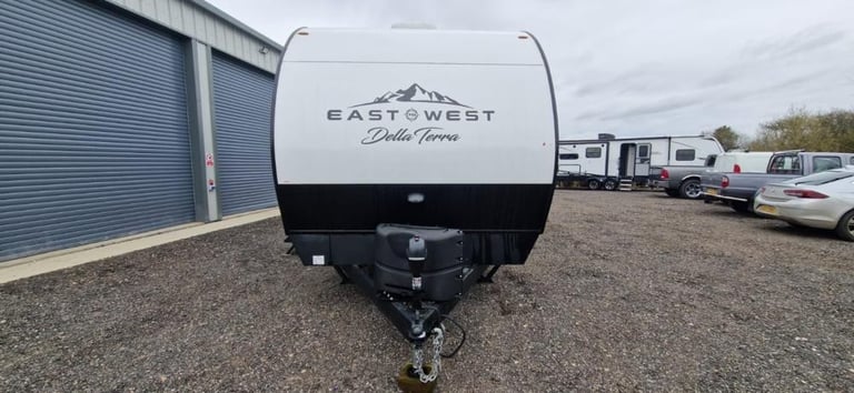 Brand New Forest River East To West Della Terra 323QB American Caravan 5th Wheel