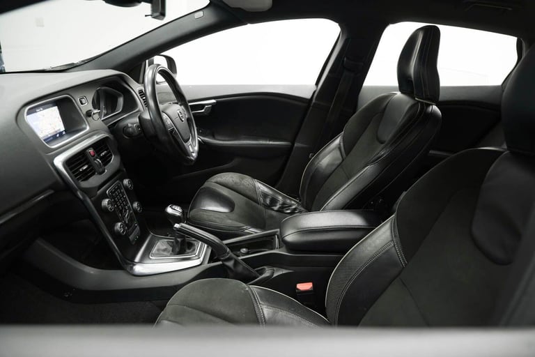  Volvo V40 2.0 D2 R-Design Nav Plus Euro 6 (s/s) 5dr Diesel Manual
