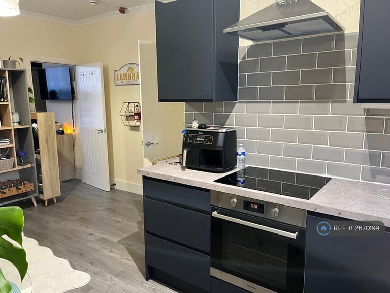 1 bedroom flat in Winchcombe Street, Cheltenham, GL52 (1 bed) (#2670199)