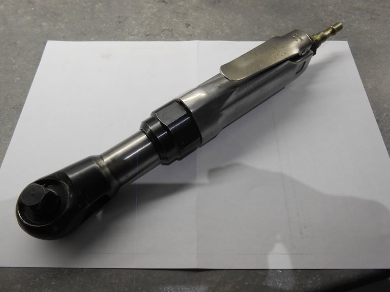 AIR RATCHET 1/2 INCH DRIVE.