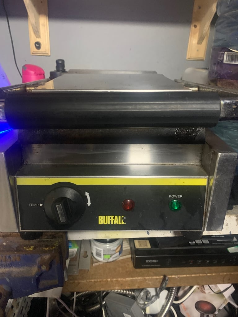 Buffalo grilling panini machine