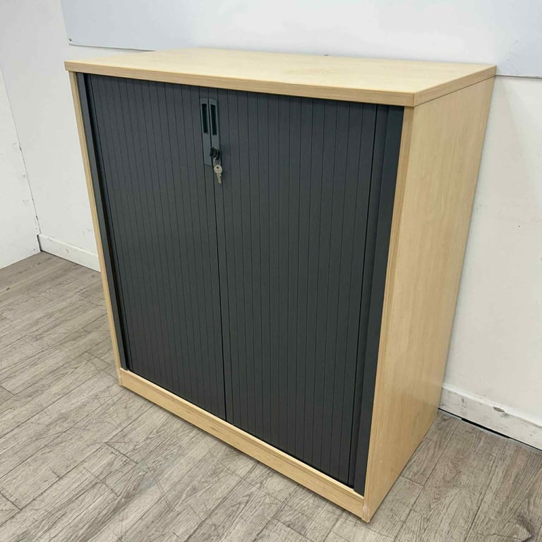 ♻️Used Office Furniture! Chairs and Table, desks, chairs and much more! Delivery Nationwide 🚚