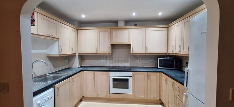 1 bed flat to let on groundfloor fully furnished