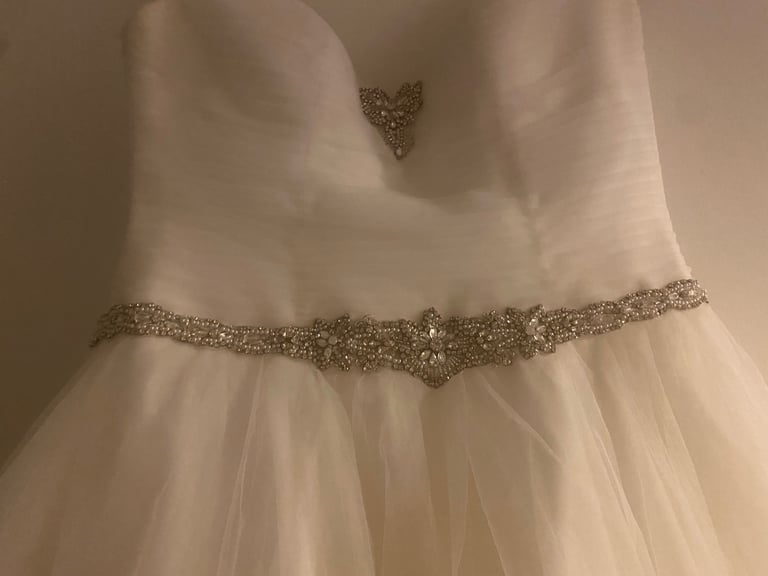 Wedding dress 