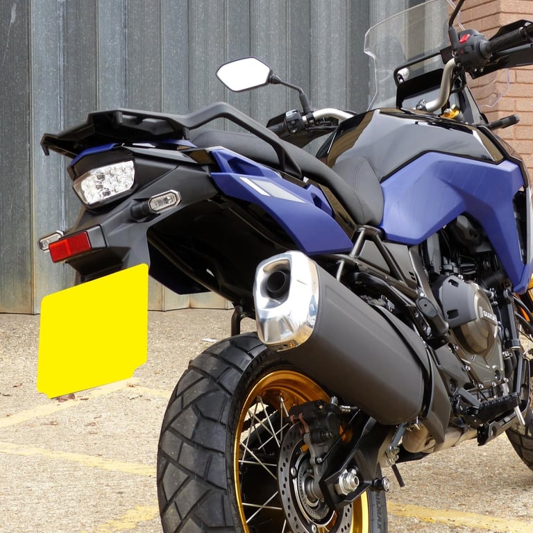 2025 Suzuki DL800 V-Strom DE – Immaculate, 1- Owner, FSH, 16 months Warranty .