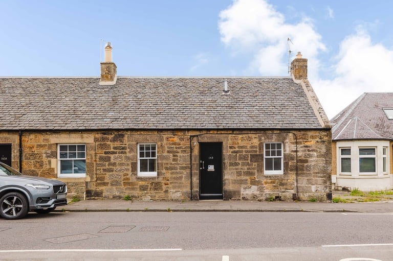 Fantastic, 3-bedroom, HMO cottage in Gilmerton – available November