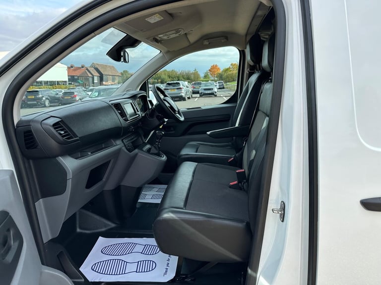 2020 Vauxhall Vivaro 1.5 Turbo D 2900 Dynamic L2 H1 Euro 6 (s/s) 6dr PANEL VAN Diesel Manual