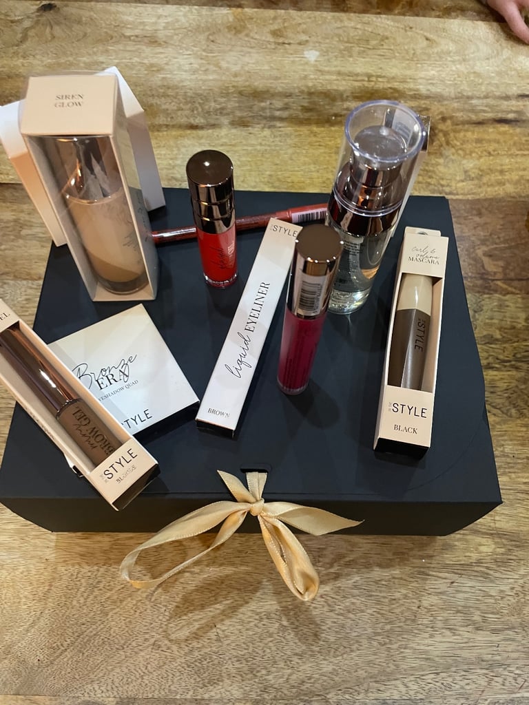 Make up gift boxes