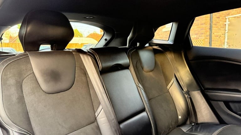 2017 Volvo V40 2.0 D2 R-Design Nav Plus Auto Euro 6 (s/s) 5dr Hatchback Diesel Automatic