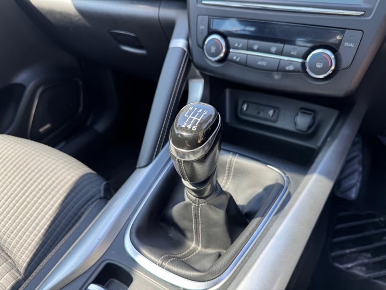 2017 Renault Kadjar 1.2 TCe Signature Nav Euro 6 (s/s) 5dr HATCHBACK Petrol Manual