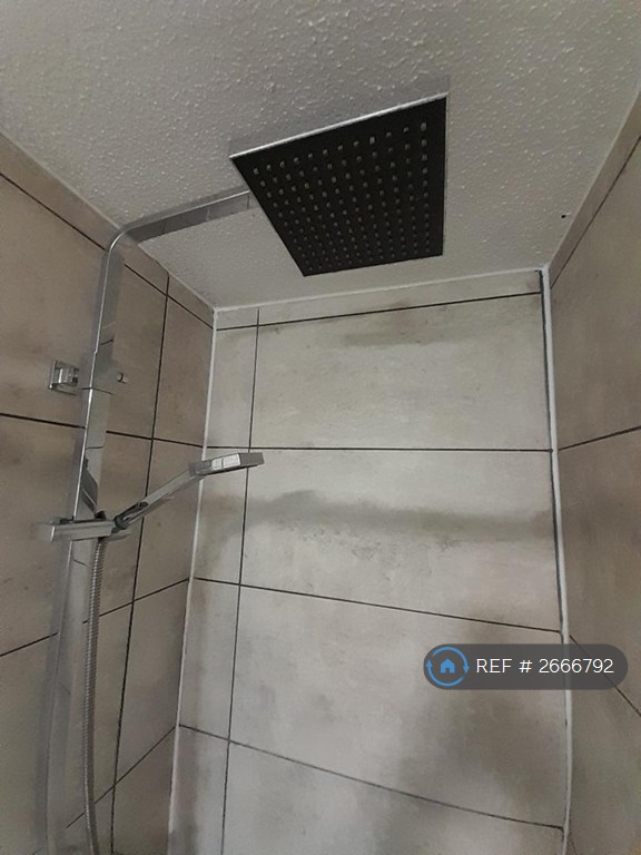 1 bedroom in Clematis Close, Romford, RM3 (#2666792)