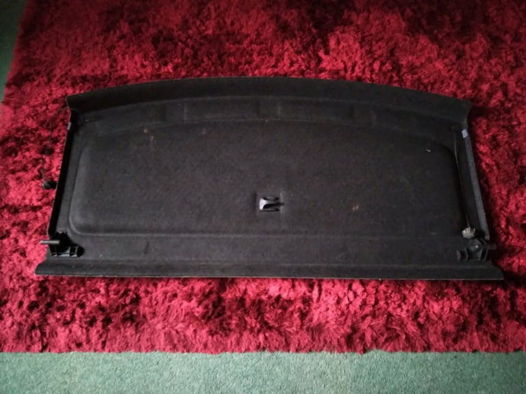Golf parcel shelf