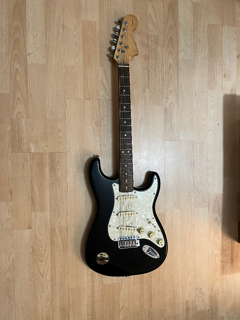 Starcaster by Fender electric guitar BLACK/SPARKLE