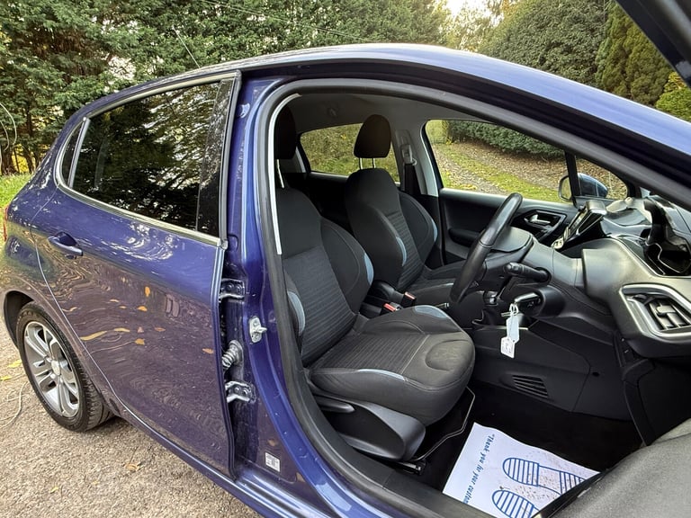 2012 Peugeot 208 1.4 VTi Allure Hatchback 5dr Petrol Manual Euro 5 (95 ps)