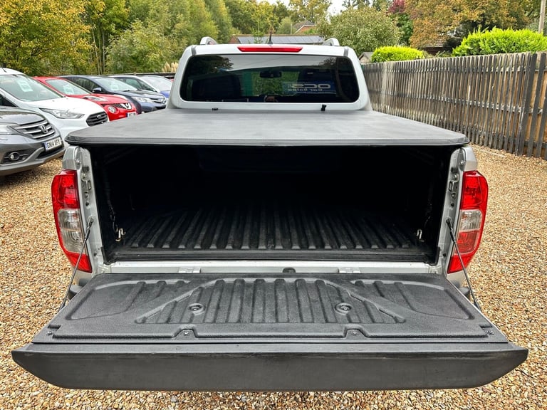 2016 Nissan Navara Double Cab Pick Up Tekna 2.3dCi 190 4WD PICK UP DIESEL Manual