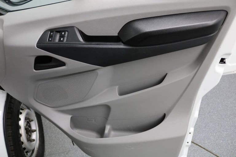 2022 Maxus Deliver 9 2.0 D20 Base RWD 150 BHP L2 MWB Tipper Euro 6 ULEZ Free TIPPER Diesel Manual