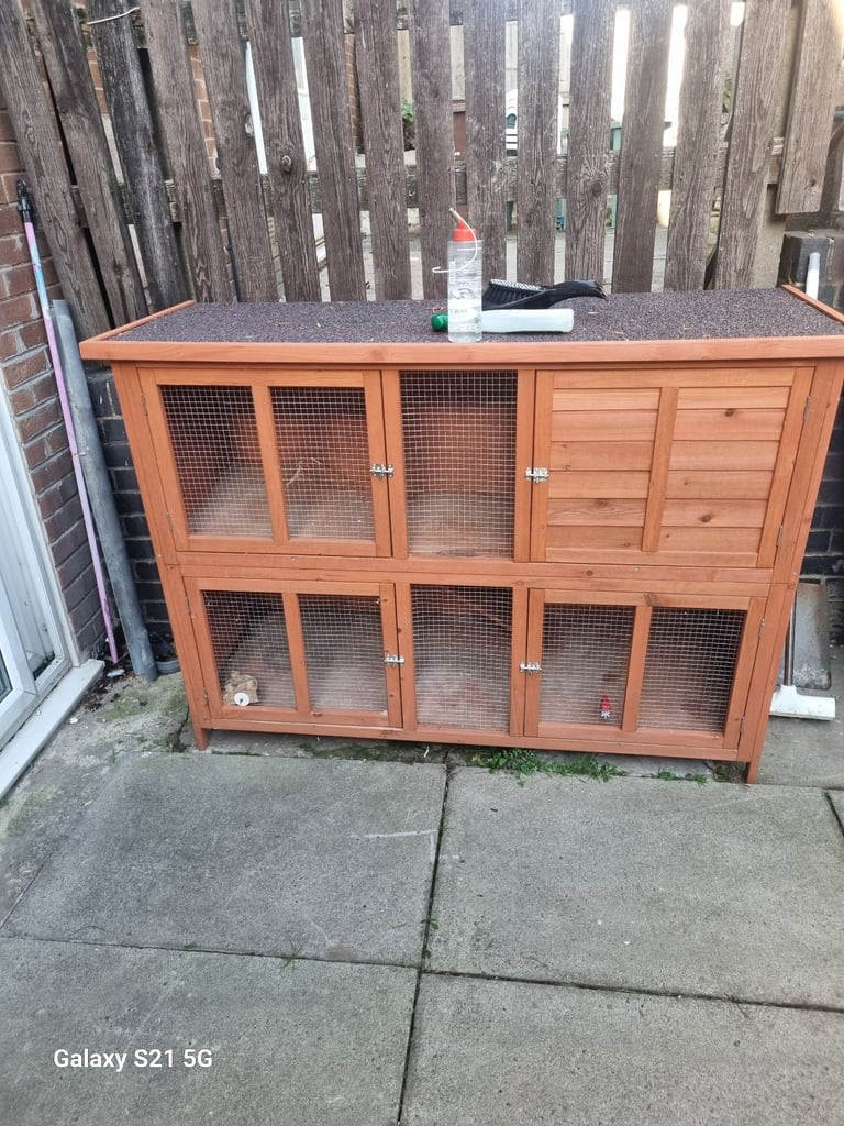 Rabbit hutch