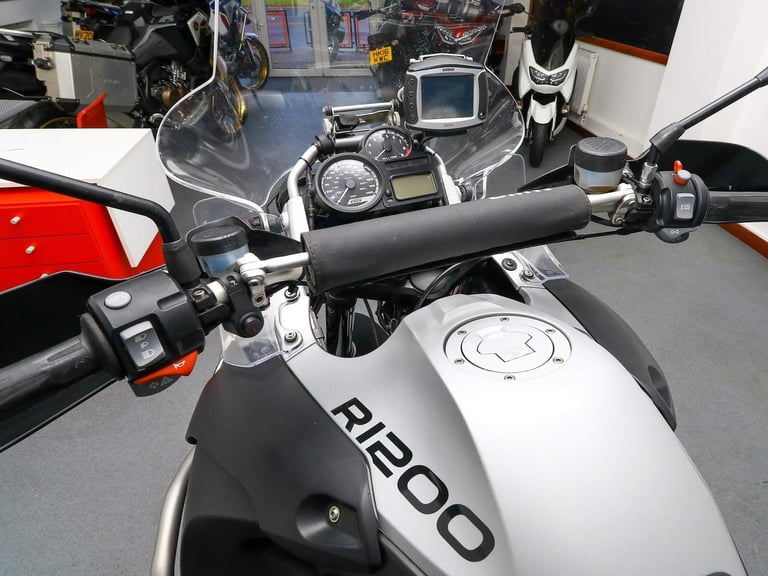 2007 '07 BMW 1200GS Adventure. Öhlins Shock, Akrapovic Pipe, Full Luggage. £6395