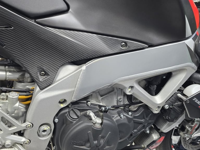 APRILIA TUONO V4 1100 FACTORY