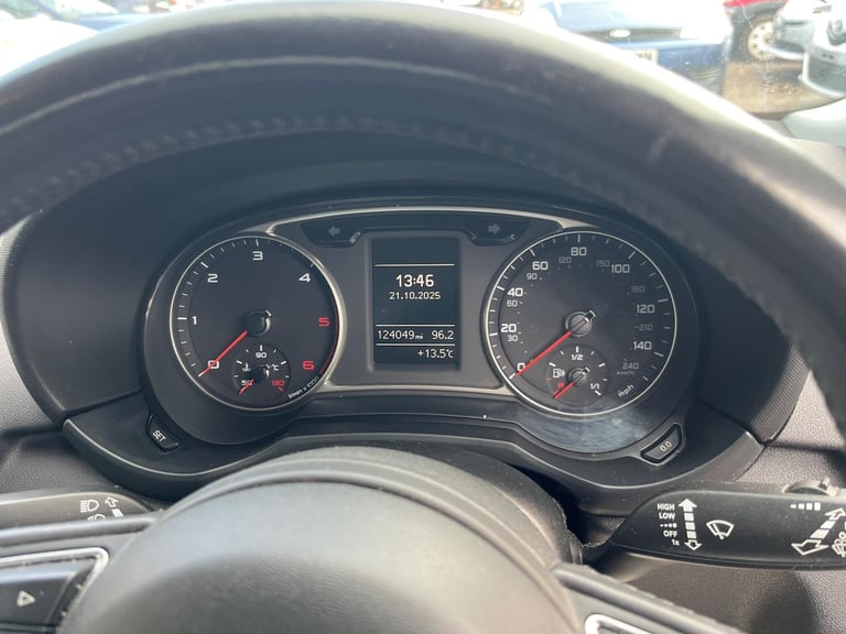 2011 Audi A1 1.6 TDI Sport Euro 5 (s/s) 3dr HATCHBACK Diesel Manual