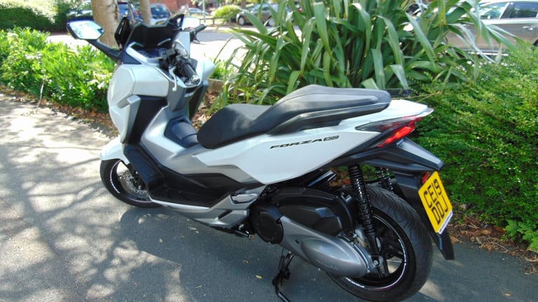 Honda NSS 300 A-K FORZA 2019 AUTOMATIC SCOOTER FSH FAST ECONMICAL ULEZ 