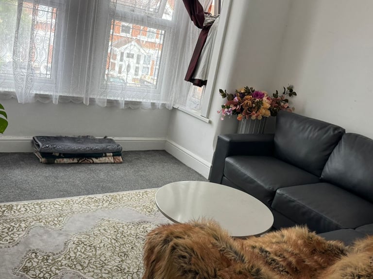 2-3 BEDROOM FLAT FOR RENT IN IG3
