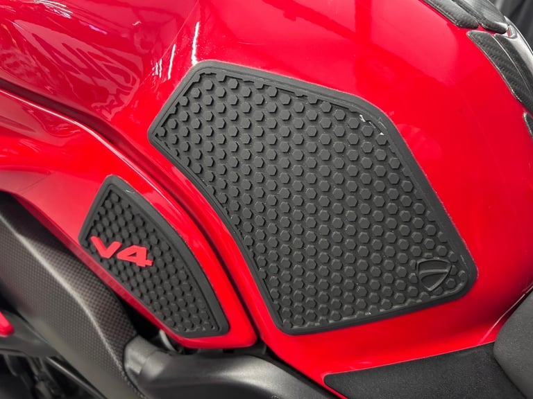 2021 Ducati Streetfighter V4S