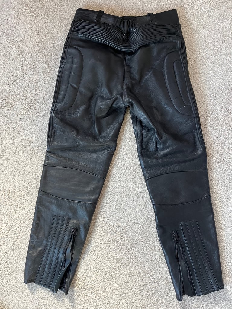 Ladies leather trousers 