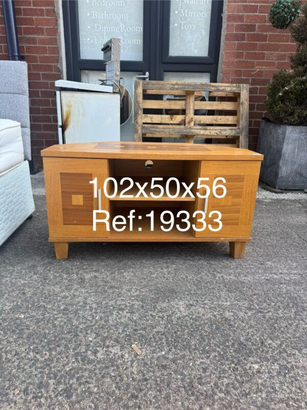 Pine TV unit, ref:19233 £30.00