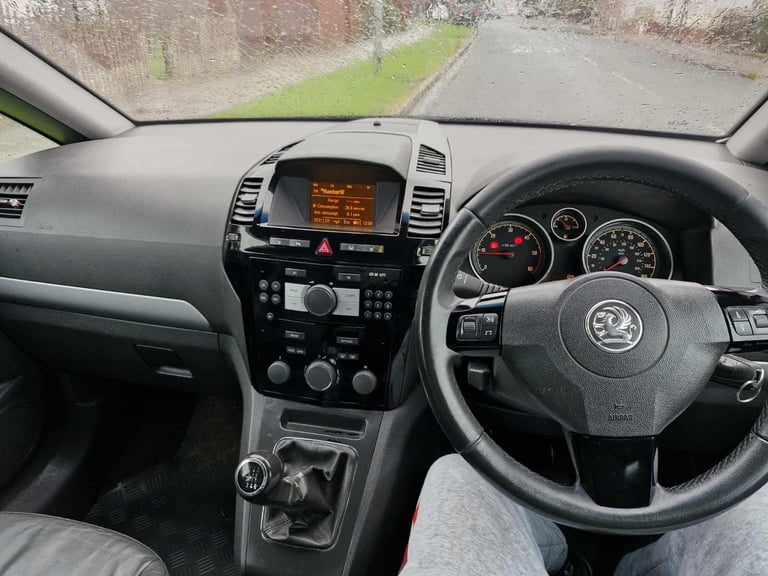 Vauxhall, ZAFIRA, MPV, 2011, Manual, 1686 (cc),5 doors - Image 3
