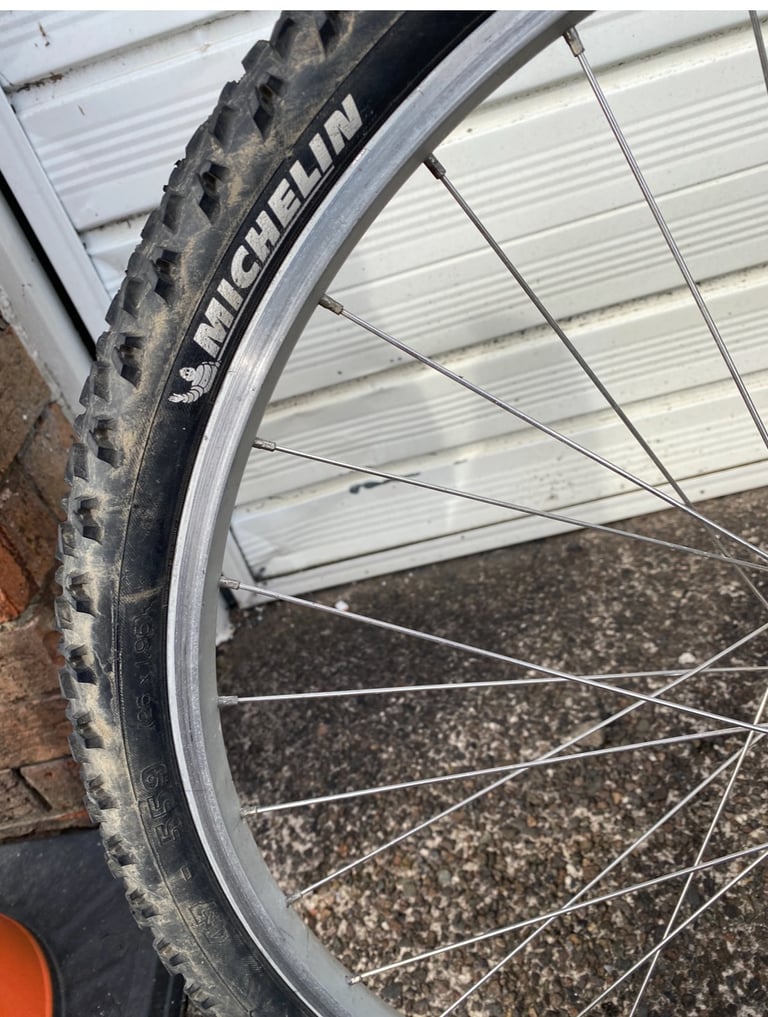 Retro Specialized 17”