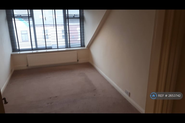 1 bedroom flat in Emerald Street, Saltburn-By-The-Sea, TS12 (1 bed) (#2653742)