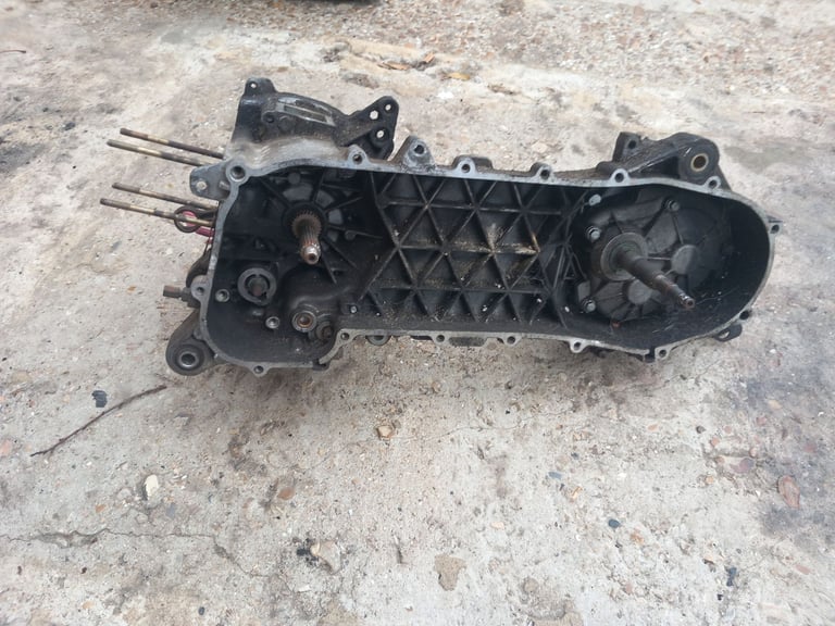 Piaggo/gilera 50cc air cooled engine 