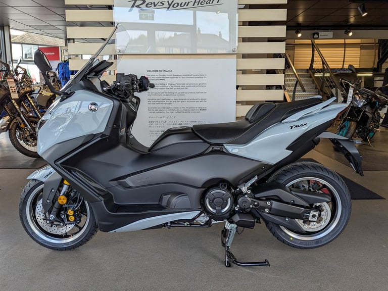 NEW '25 Yamaha TMAX Tech MAX. Ceramic Grey. £14,400 On The Road (No Added Fees)