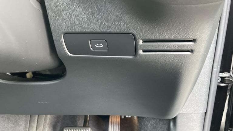 2024 Volvo XC40 Ultra B3 Mild hybrid ESTATE Petrol/Electric Hybrid Automatic