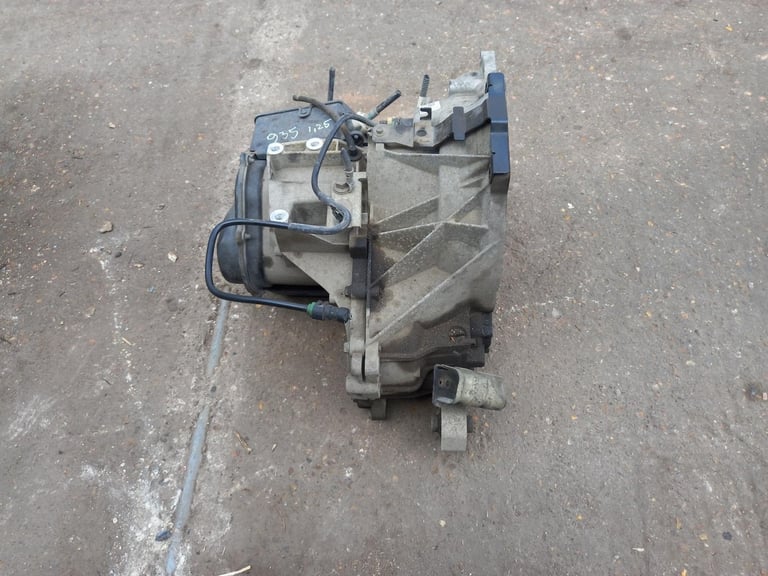 image for Ford fiesta mk7 gearbox 1.2 1.4 petrol 
