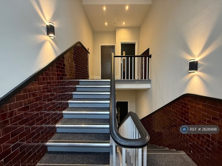 1 bedroom flat in St Sepulchre Gate, Doncaster, DN1 (1 bed) (#2628998)