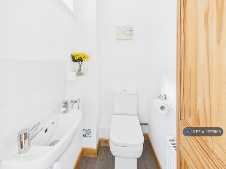 2 bedroom house in Surf View, Newquay, TR7 (2 bed) (#2572606)