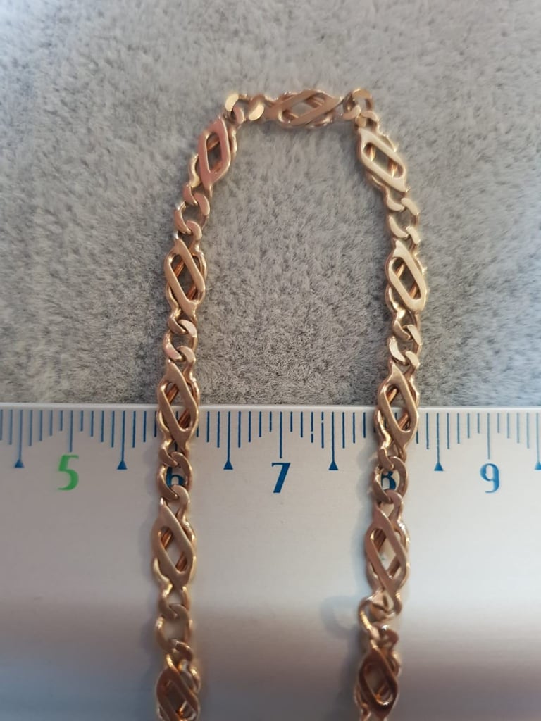 image for 9ct Yellow Gold Celtic Knot Bracelet 